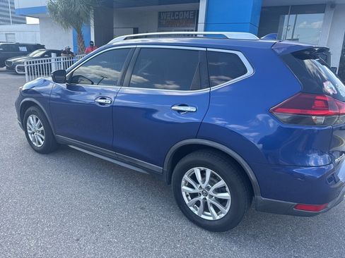 Used 2018 Nissan Rogue SV image 5