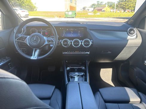 Used 2025 Mercedes-Benz GLA 250 image 34