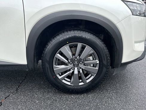 Certified 2024 Nissan Pathfinder SV image 13