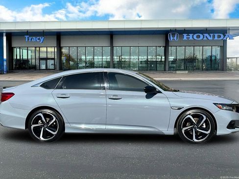 Used 2022 Honda Accord Sport image 4