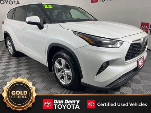 Certified 2023 Toyota Highlander LE image 1