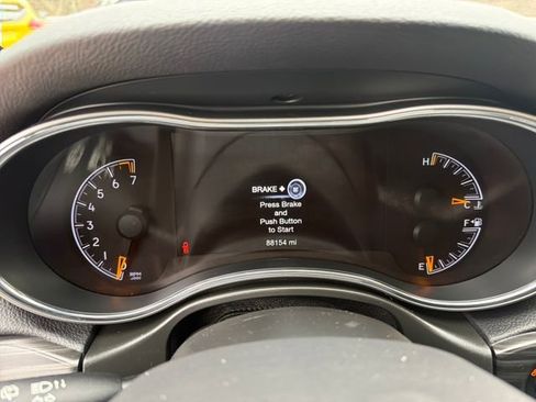 Used 2022 Jeep Grand Cherokee Limited image 17