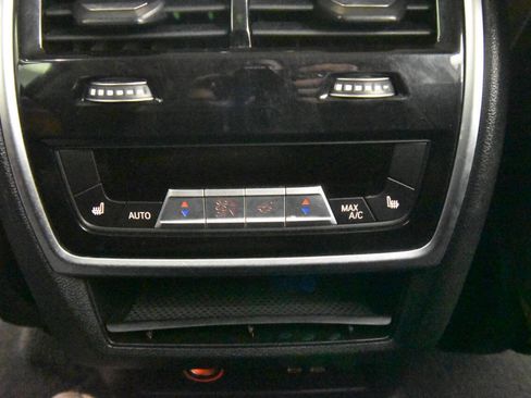 Used 2020 BMW X7 xDrive40i w/ Cold Weather Package image 27