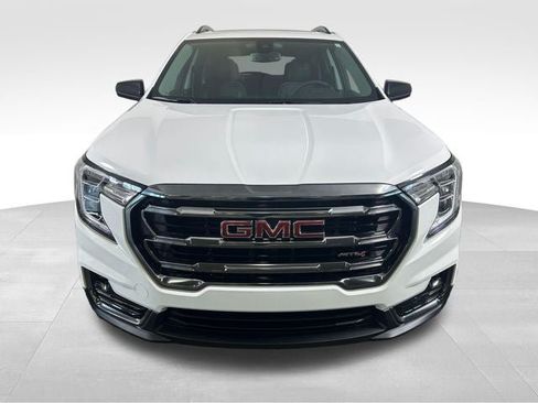Used 2024 GMC Terrain AT4 AWD/4WD image 8