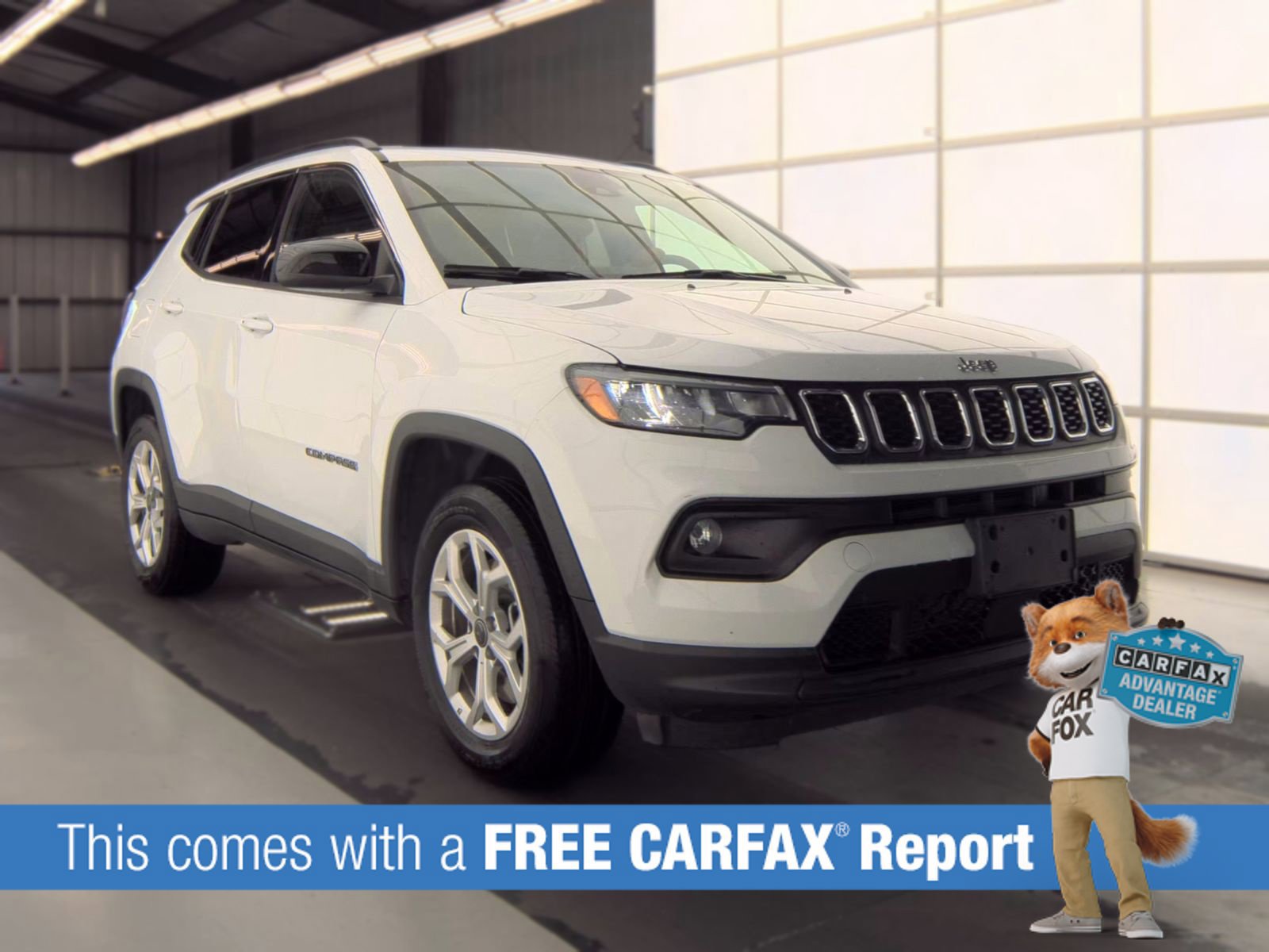 Used 2025 Jeep Compass Latitude w/ Sun & Sound Group AWD/4WD image 2