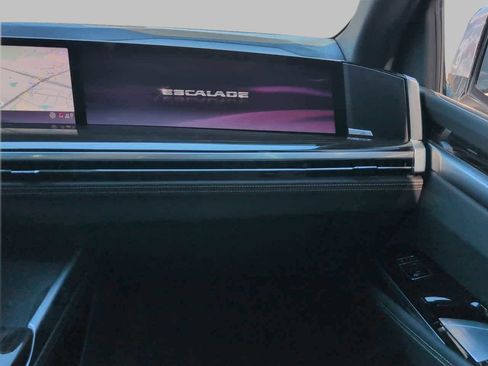 Used 2025 Cadillac Escalade Premium Luxury w/ Touring Package image 16