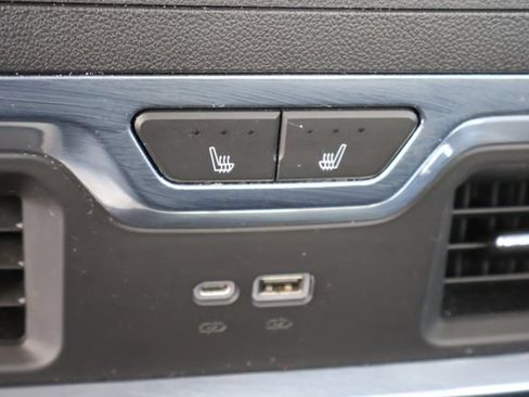 Used 2022 GMC Sierra 1500 Denali RWD image 17