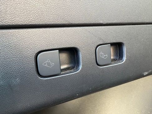 Used 2021 Tesla Model Y 2WD image 11