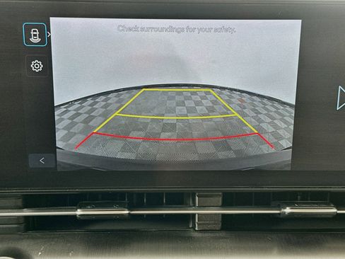 Used 2025 Hyundai Kona SEL FWD image 23