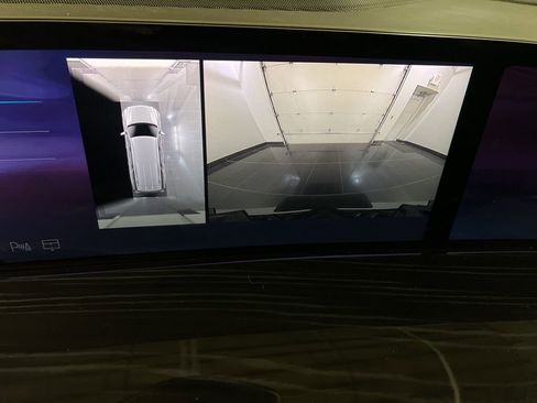 Used 2025 Cadillac Escalade ESV Sport w/ Touring Package AWD/4WD image 15