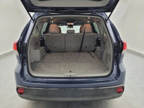 Used 2019 Toyota Highlander LE image 29