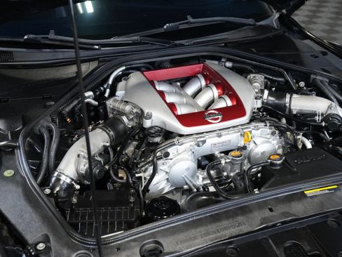 Used 2015 Nissan GT-R Black Edition AWD/4WD image 41