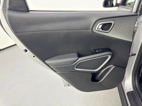 Used 2020 Kia Soul LX image 33