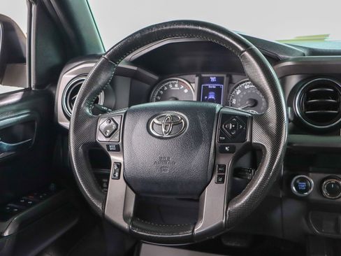 Used 2019 Toyota Tacoma TRD Sport image 14