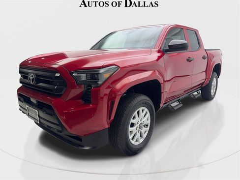 Used 2025 Toyota Tacoma SR image 2