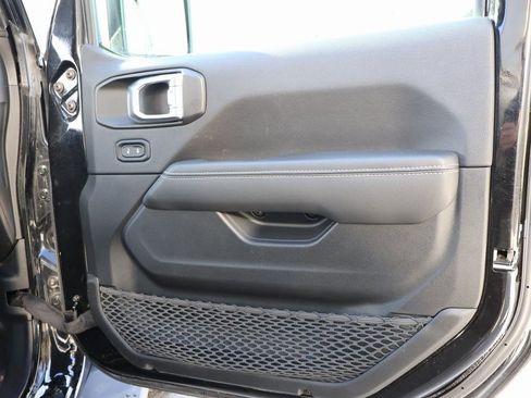 Used 2023 Jeep Wrangler Unlimited Sahara w/ Cold Weather Group image 8