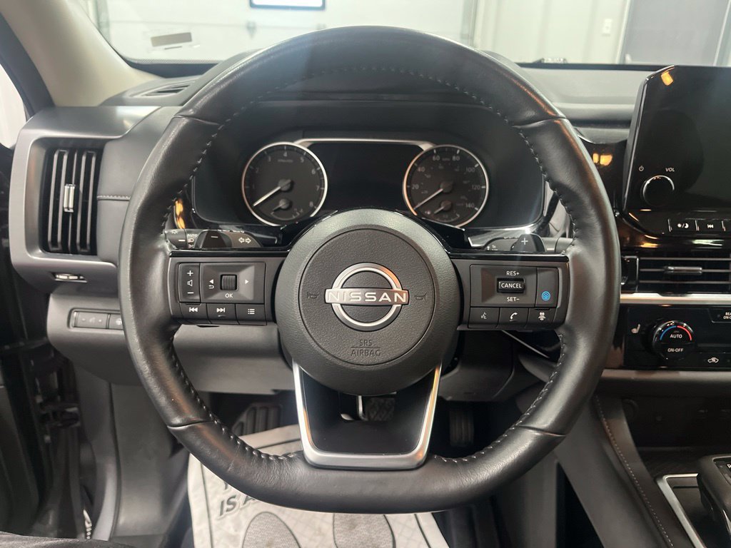 Used 2025 Nissan Pathfinder SL AWD/4WD image 21
