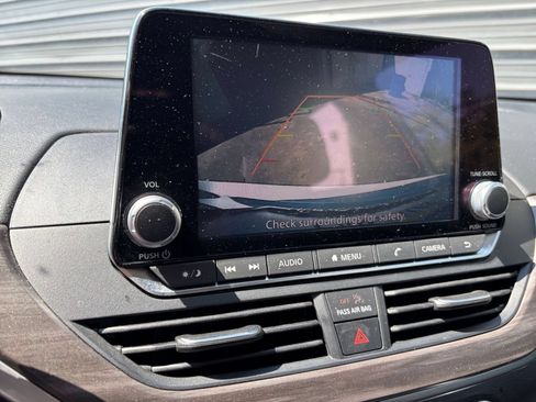 Used 2025 Nissan Altima 2.5 SV FWD image 22