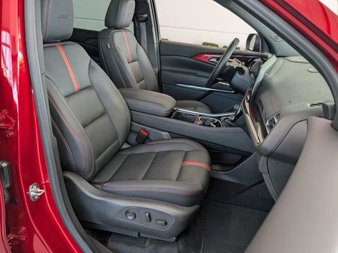 Certified 2024 Chevrolet Traverse RS image 16