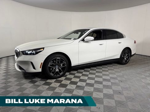 Used 2026 BMW 530i RWD image 1