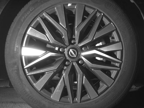Used 2025 Nissan Altima 2.5 SV FWD image 13