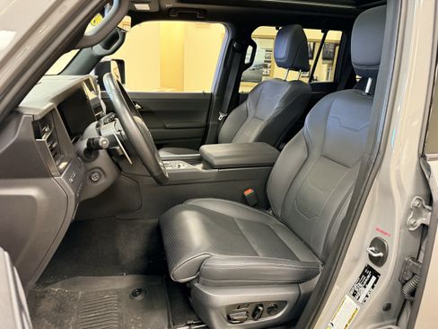 Used 2025 Lexus GX 550 w/ Accessory Package (2T) AWD/4WD image 15