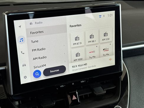 Used 2025 Toyota Corolla SE w/ SE Premium Package FWD image 16