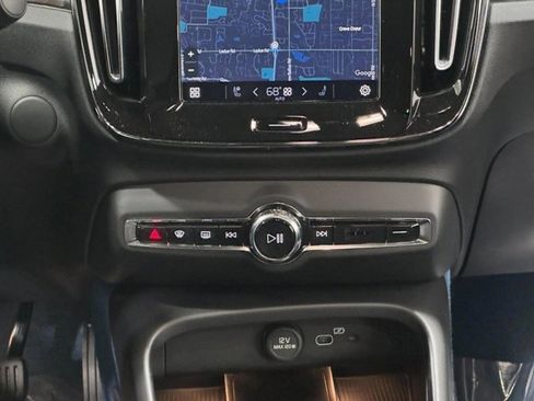 Certified 2024 Volvo C40 P8 Recharge Ultimate w/ Protection Package Premier image 18