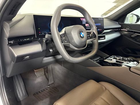 Certified 2025 BMW 530i w/ Premium Package RWD image 25