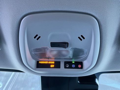 Used 2025 Chevrolet Trax LT image 16