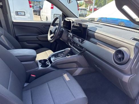Used 2025 Chevrolet Colorado W/T RWD image 36