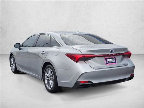 Used 2022 Toyota Avalon XLE w/ Moonroof Package FWD image 3