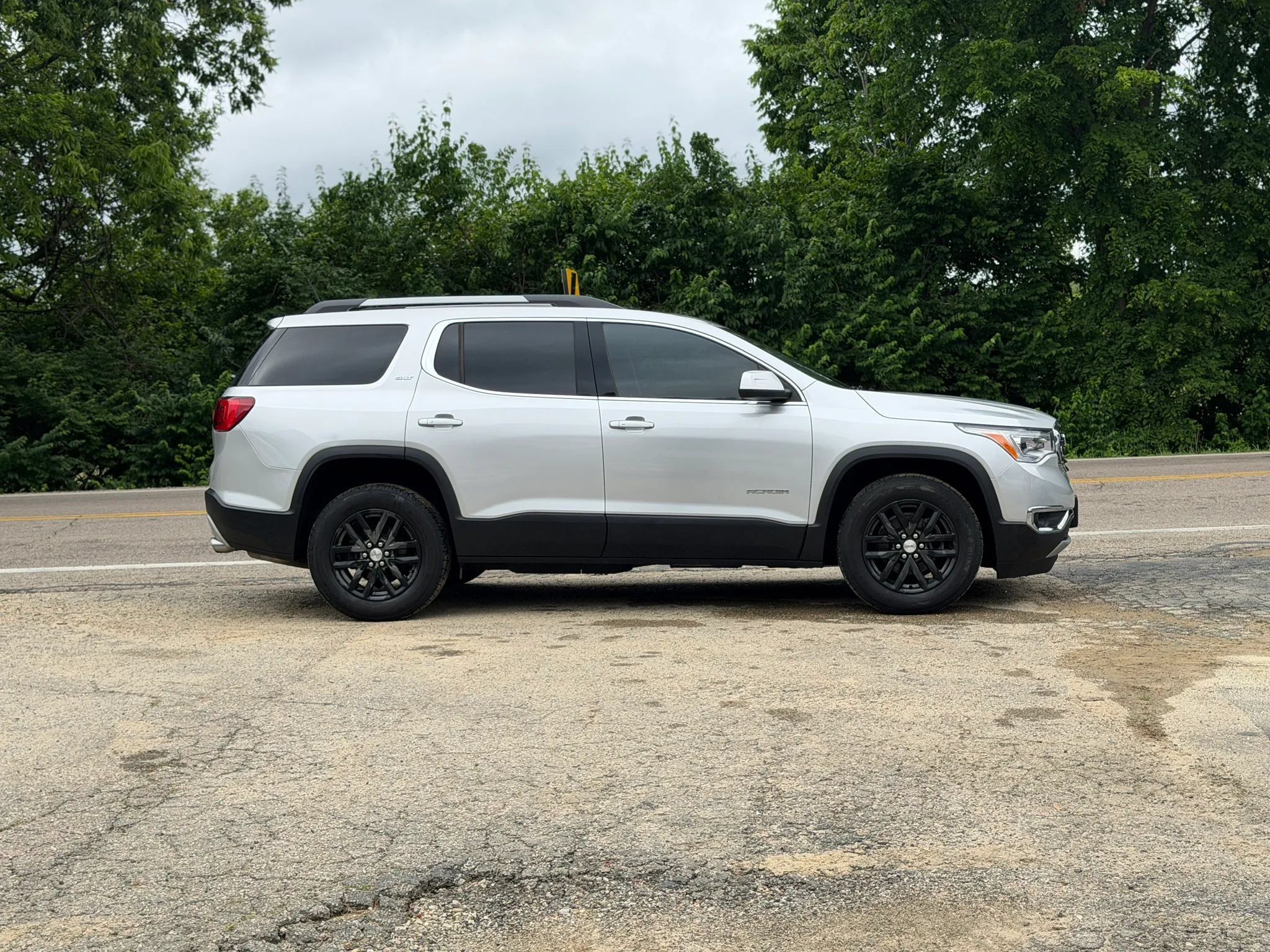 Used 2019 GMC Acadia SLT AWD/4WD image 5