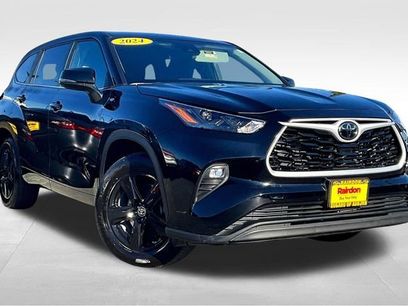 Used 2024 Toyota Highlander LE