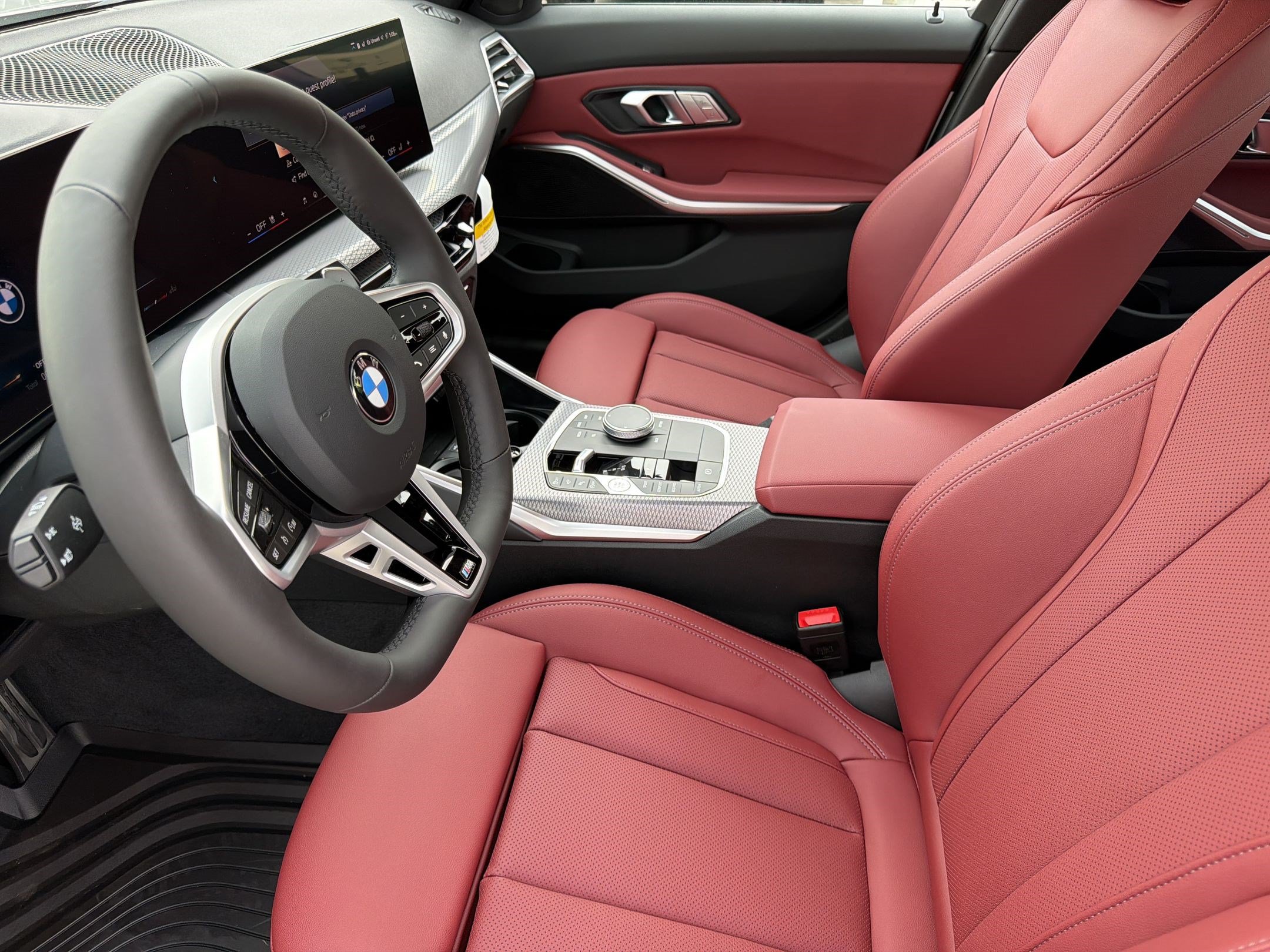 Used 2026 BMW 330i Sedan w/ M Sport Package RWD image 5
