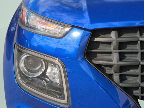 Certified 2023 Hyundai Venue SE w/ Cargo Package image 10