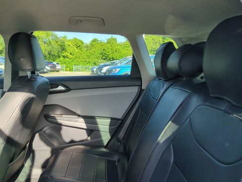 Certified 2022 Volkswagen Taos S FWD image 6