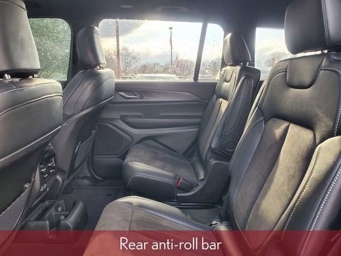 Used 2024 Jeep Grand Cherokee L Altitude AWD/4WD image 35