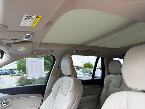 Used 2022 Volvo XC90 T5 Momentum w/ Protection Package Premier AWD/4WD image 31