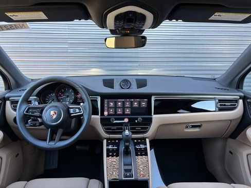 Certified 2026 Porsche Macan image 13