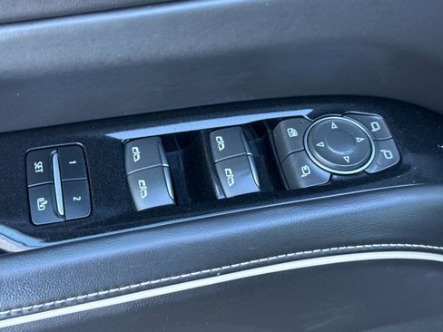 Used 2022 Cadillac Escalade ESV Sport Platinum image 11