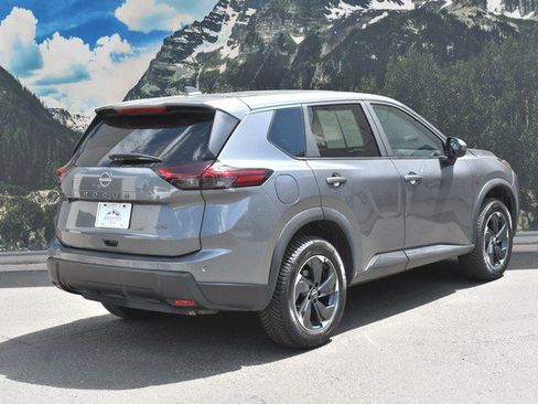 Used 2026 Nissan Rogue SV AWD/4WD image 3