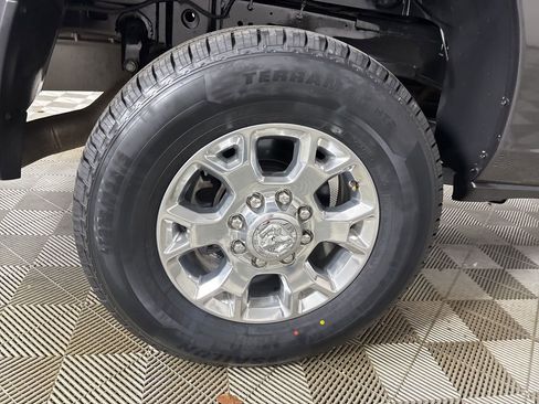 Used 2024 RAM 2500 Laramie image 30