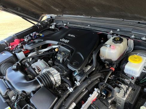 Used 2019 Jeep Wrangler Unlimited Sport S image 64