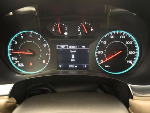 Used 2023 Chevrolet Traverse LS FWD image 14