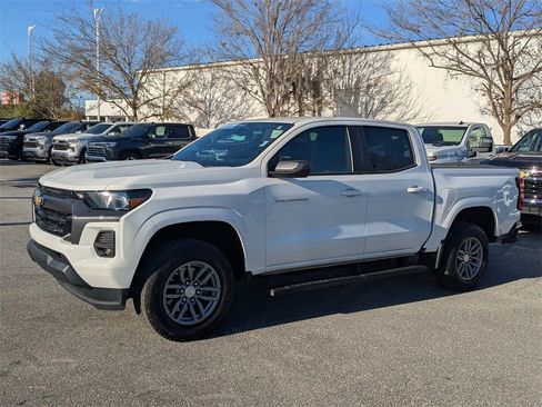 Certified 2024 Chevrolet Colorado LT w/ LT Convenience Package image 8
