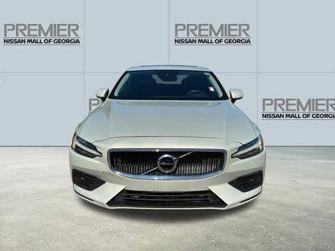 Used 2019 Volvo S60 T5 Momentum w/ Multimedia Package FWD image 2