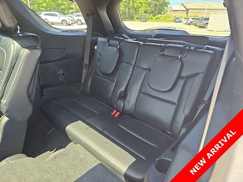 Used 2020 Ford Explorer XLT w/ Equipment Group 202A AWD/4WD image 7