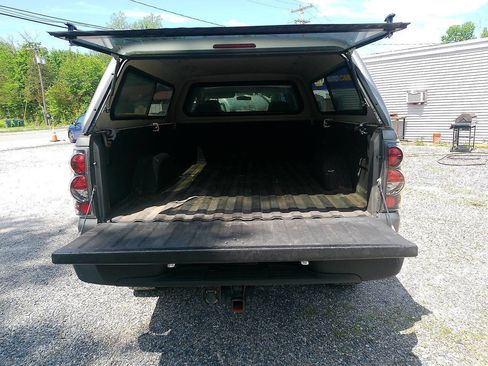 Used 2006 Chevrolet Silverado 2500 W/T w/ Skid Plate Package AWD/4WD image 12