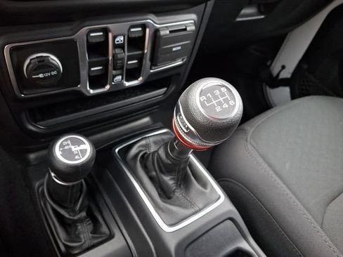 Used 2022 Jeep Wrangler Unlimited Sport AWD/4WD image 19